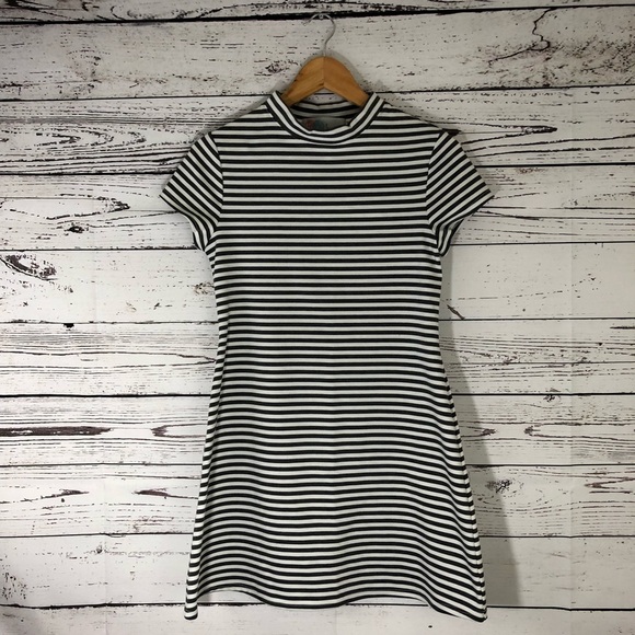 👗 FP BEACH Mock neck mini dress 👗 - Picture 2 of 6